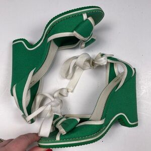 MARC JACOBS Green and White Wedge Platform Ribbon Tie Peep Toe Heels